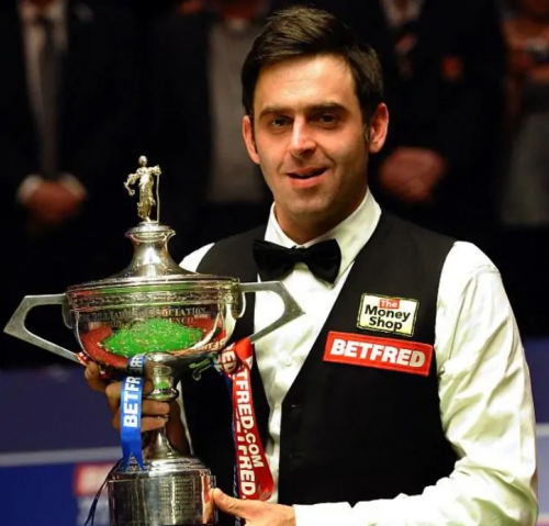 它展示了球 它展示了球