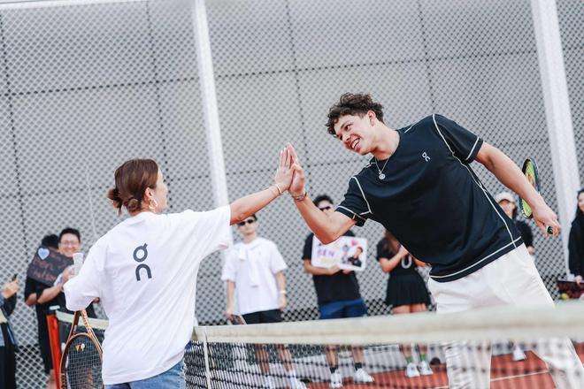 挥正手的凶 挥正手的凶